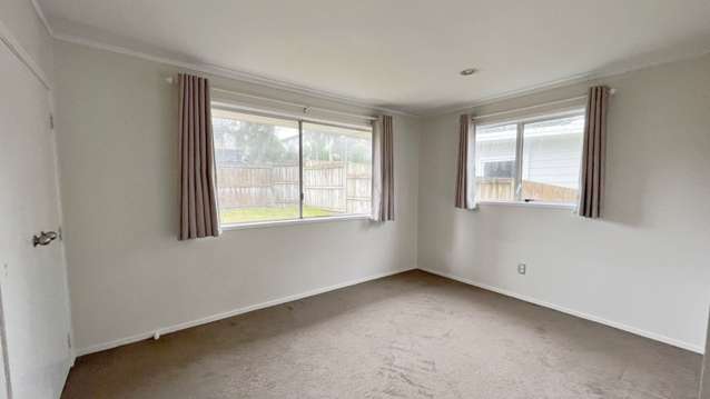 71 Chartwell Avenue Glenfield_3