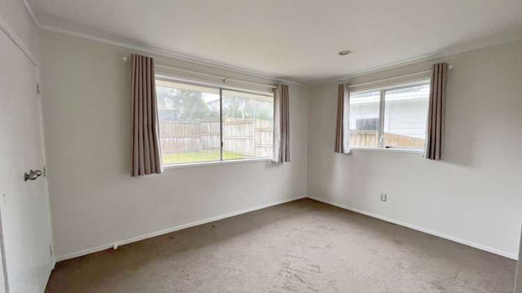 71 Chartwell Avenue Glenfield_3