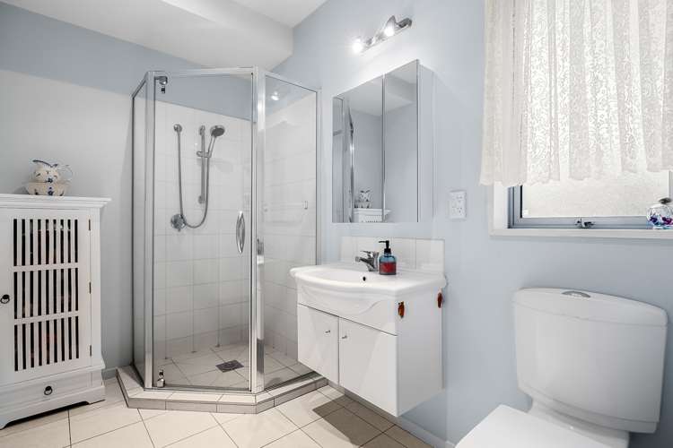 2/372 Yaldhurst Road Russley_9