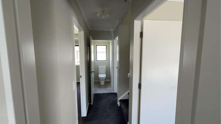 8D Inverness Avenue Hamilton East_5