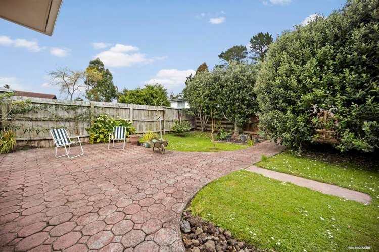 15 Allington Road Massey_9