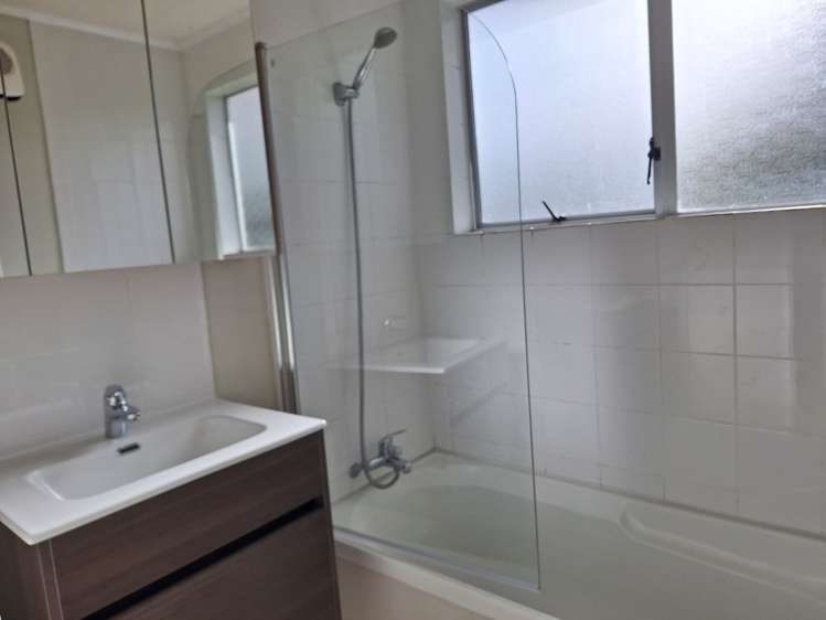 1/46a Captain Scott Road Glen Eden_9