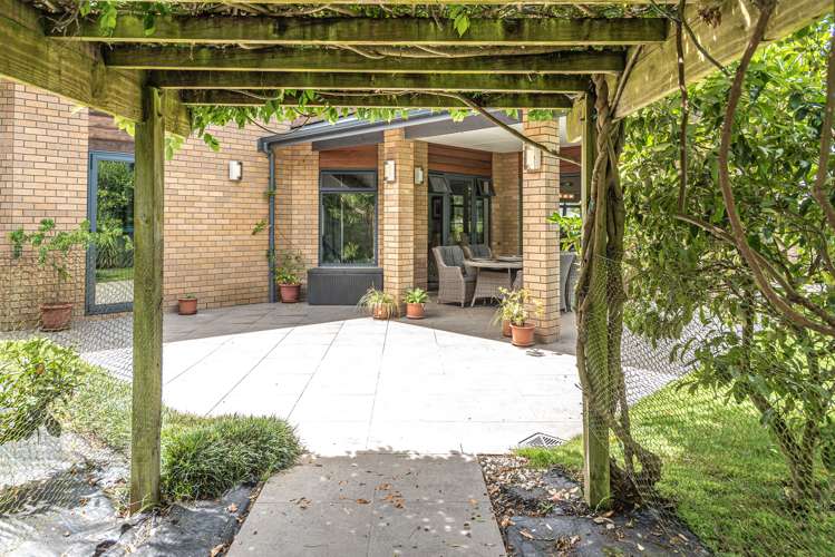 29 Lithgow Drive Otamatea_34