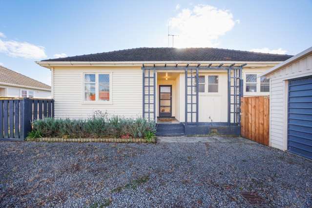 Triple garage - space - great value