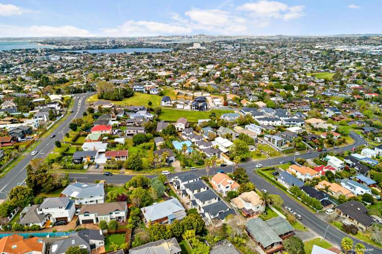 3B Kenmure Avenue Forrest Hill_21