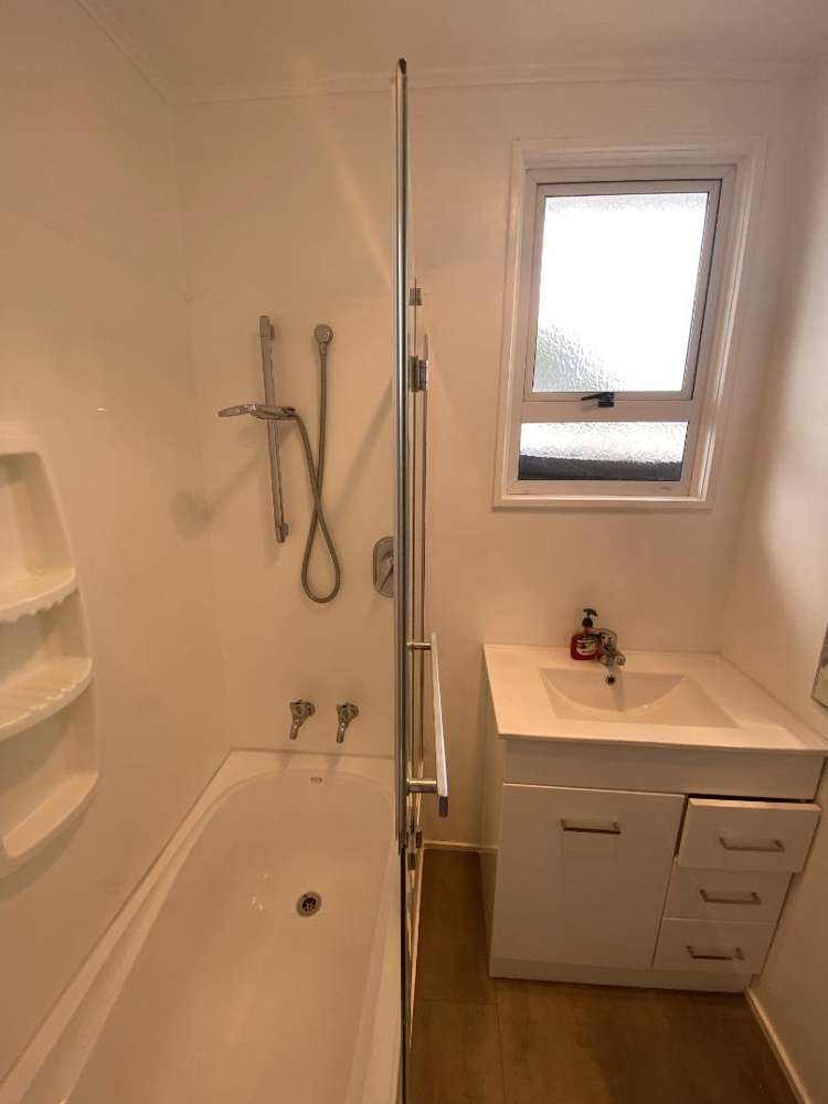 43 Tennyson Crescent Stoke_7