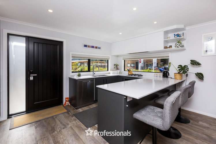 24 Reakes Crescent Wallaceville_3