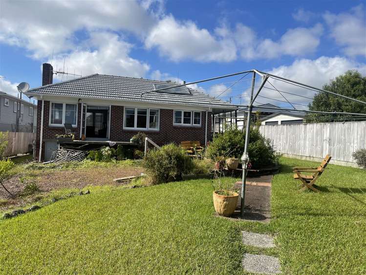 90 Roberts Road Te Atatu South_16