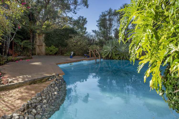 2/21 Helvetia Drive Browns Bay_13