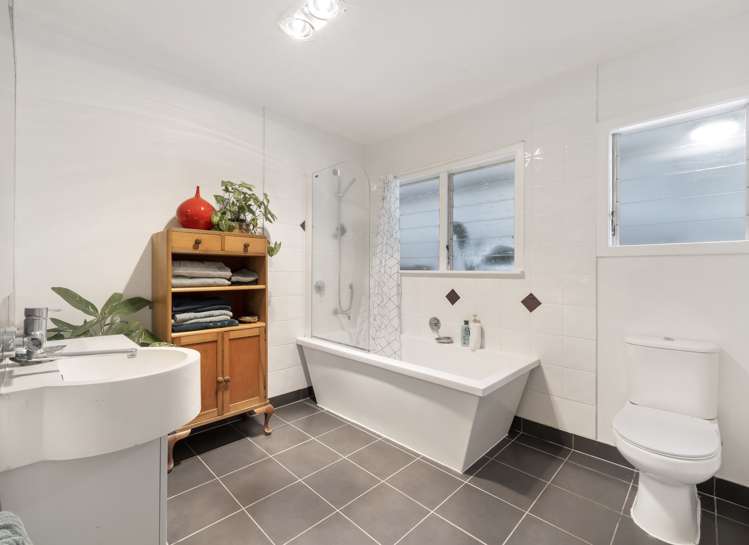 36 Yeovil Road Te Atatu Peninsula_15