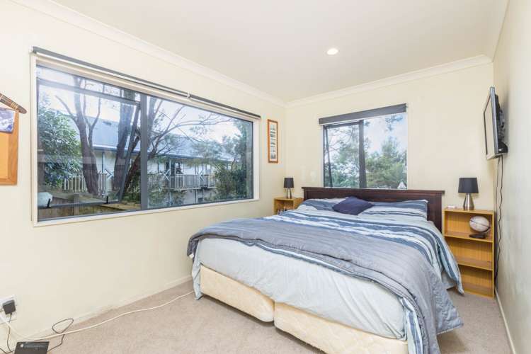 19 Springwater Vale Unsworth Heights_11