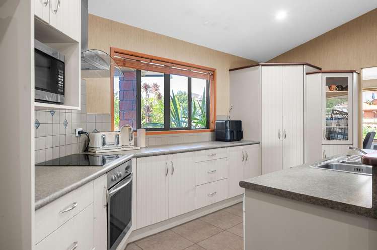 24 Nielsen Gardens_2