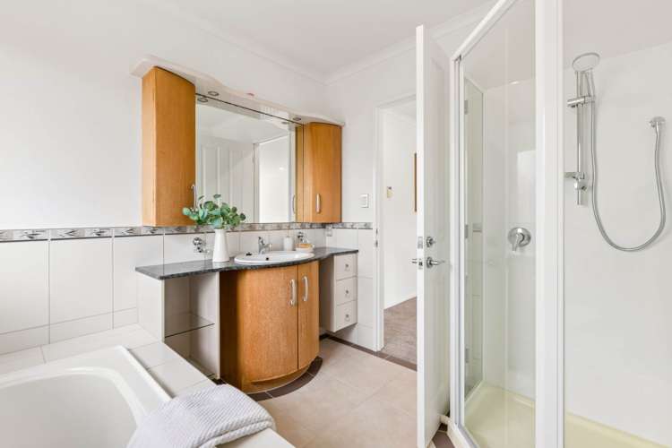 11 Earlshall Drive Flat Bush_15