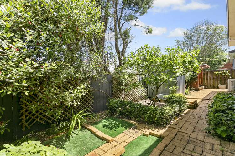 2/37 Lynwood Road New Lynn_16