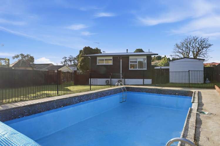 39 Thornlow Street Glendene_19