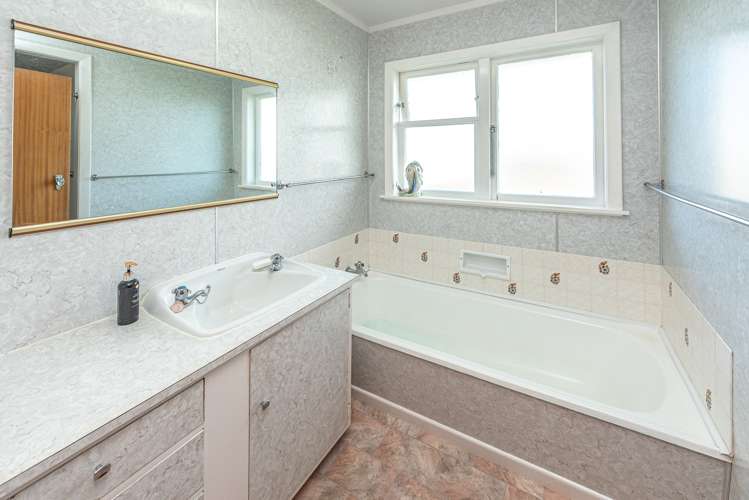 6 Tirimoana Place Otamatea_11