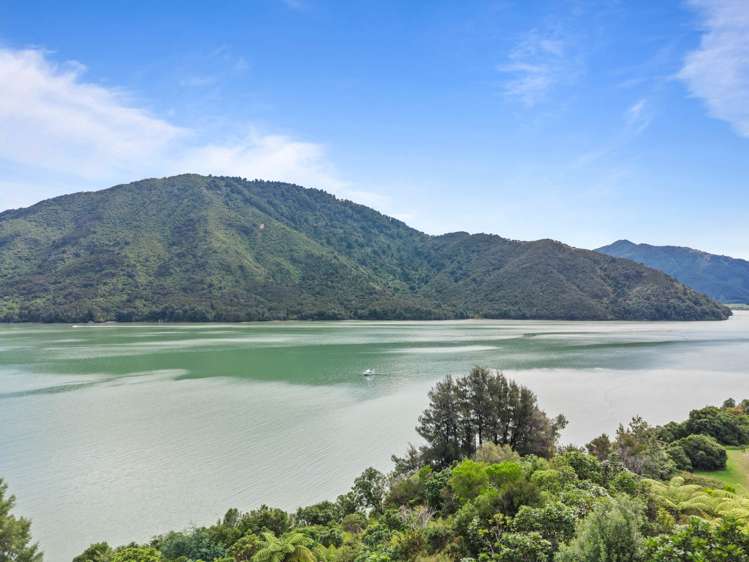 712 Queen Charlotte Drive Havelock_14