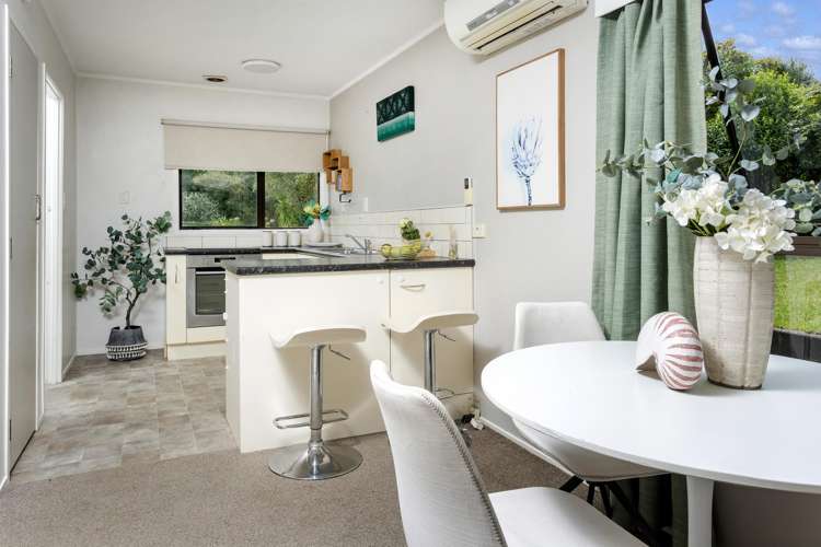 2/20 Gladys Avenue_5