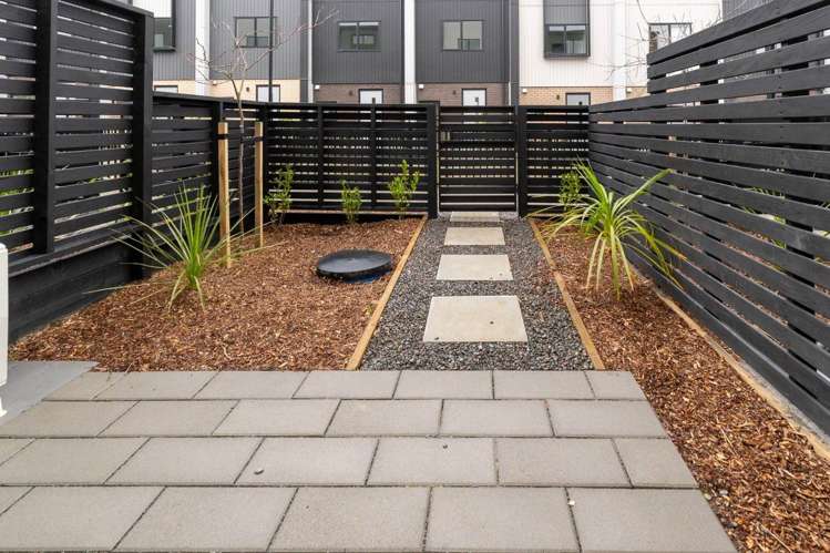 8/327 Glengarry Road Glen Eden_10