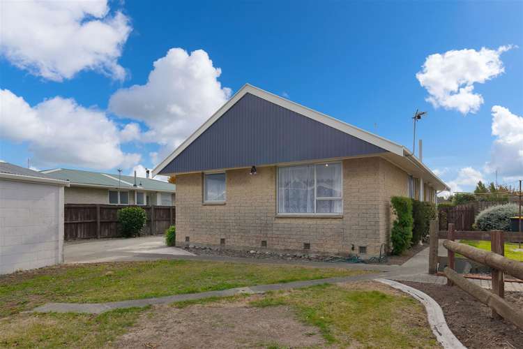 29 Avro Crescent Hornby_24