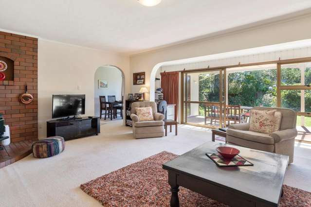 21 Sunny Bay Road Matua_1