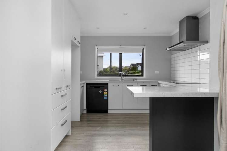 1 McCorquindale Drive 2743_10
