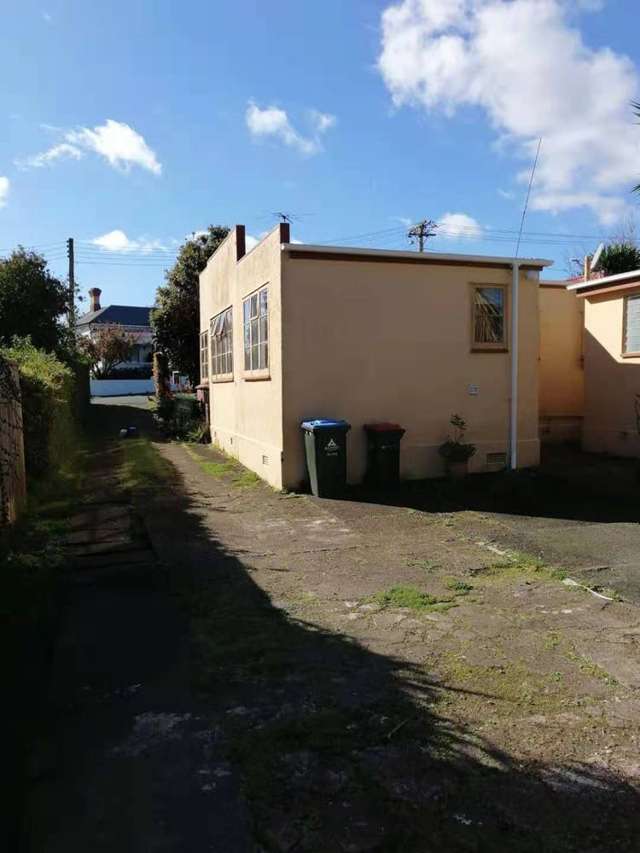 14 Knight Avenue Mount Albert_2