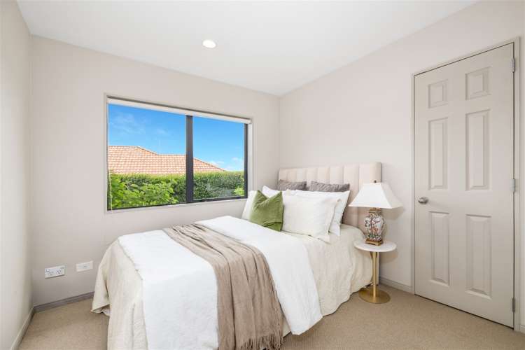 6 Leafield Crescent Henderson_14