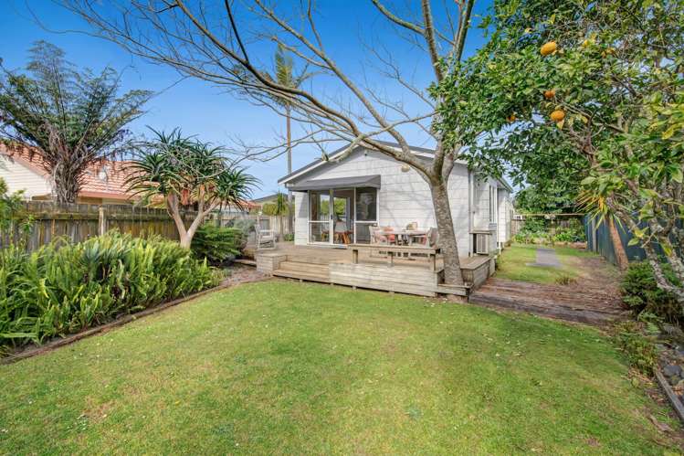 16 Ross Crescent Orewa_17