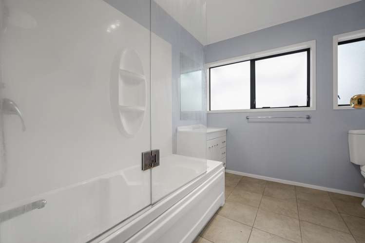 5 Oakhaven Place Ranui_16