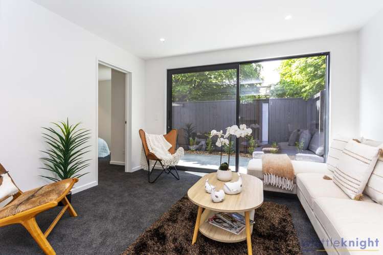 2/11 Carlton Mill Road Merivale_13