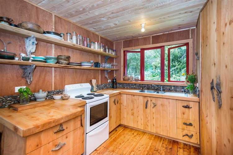 12 York Road Titirangi_5