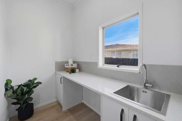 7 Damian Way Weymouth_17