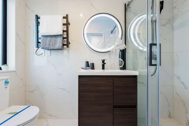 8A Mason Street New Lynn_21