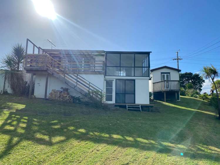 51 Roberts Road Matakatia_3