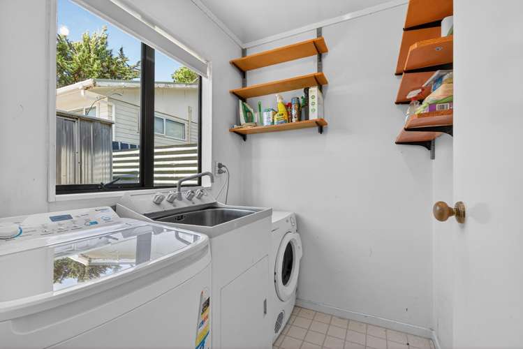 13C Gibbs Crescent Wainuiomata_14