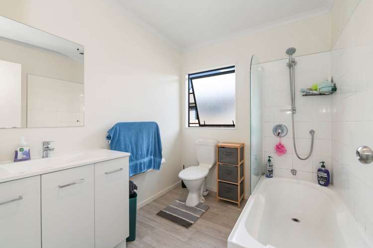 145 Brian Crescent Stanmore Bay_18