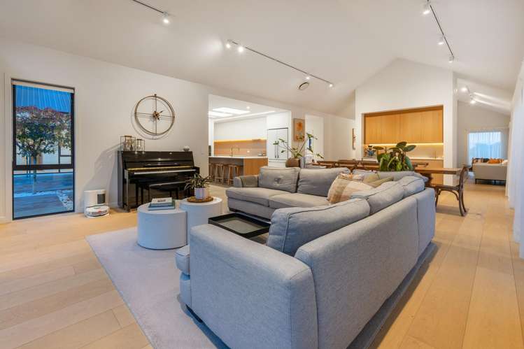 24 Phoenix Palms Grove_4
