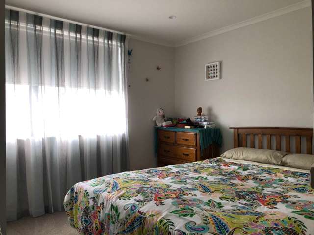 29 Pencaitland Drive Flat Bush_4