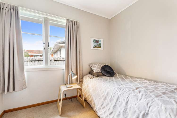 16 Ward Crescent Te Atatu Peninsula_12