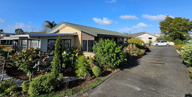 58 Bodi Place Te Atatu South_1