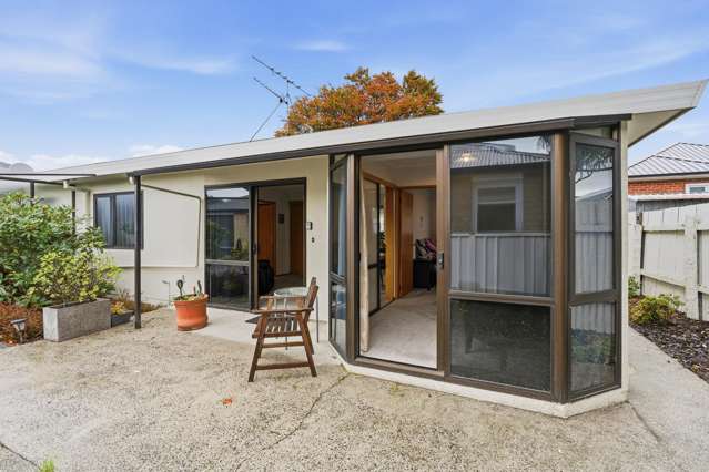 More than meets the eye - cosy, secure townhouse