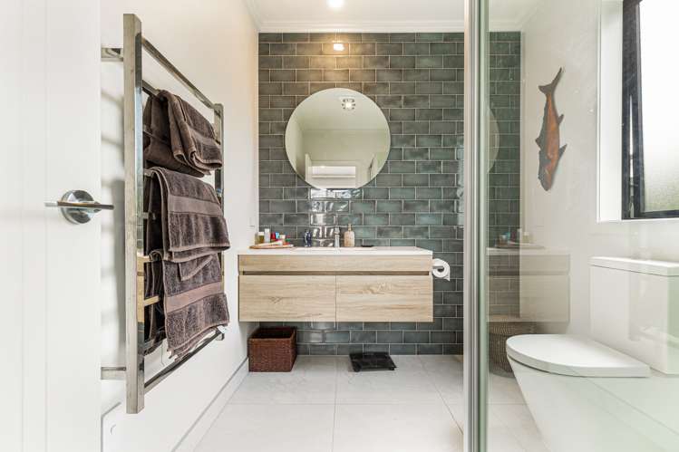 61 Siren Street Wainui_12