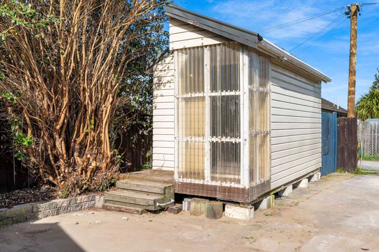 327A Breezes Road Aranui_21