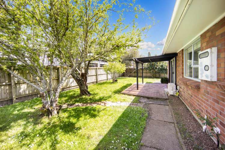 2/2 Tabitha Crescent Henderson_16