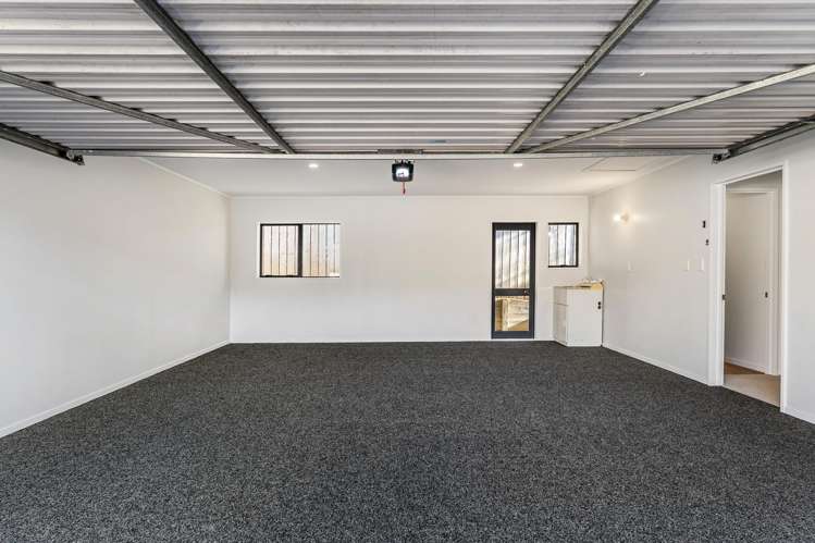 9 Davern Lane New Lynn_16