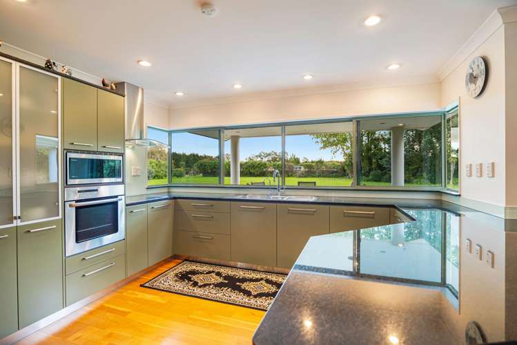88 Boord Crescent Kumeu_10