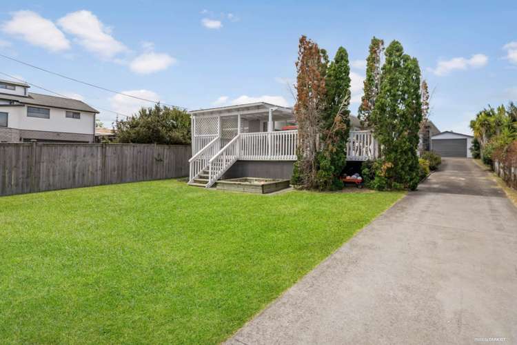 6 Amberley Avenue Te Atatu South_2