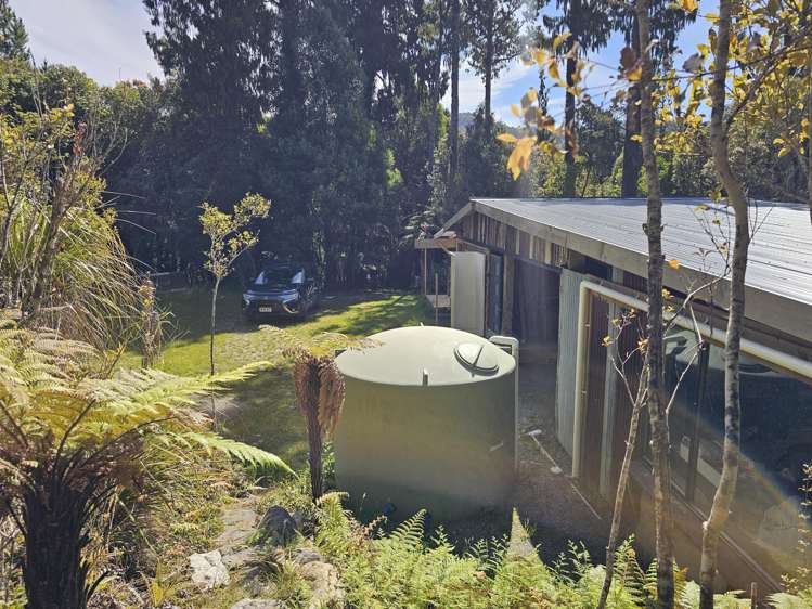 215 Clifton Road Kaiata_24