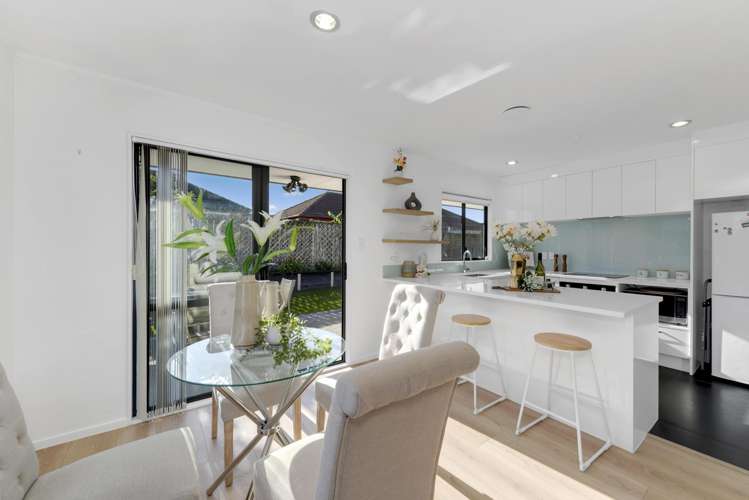 6 Frank Bunce Grove Flat Bush_8